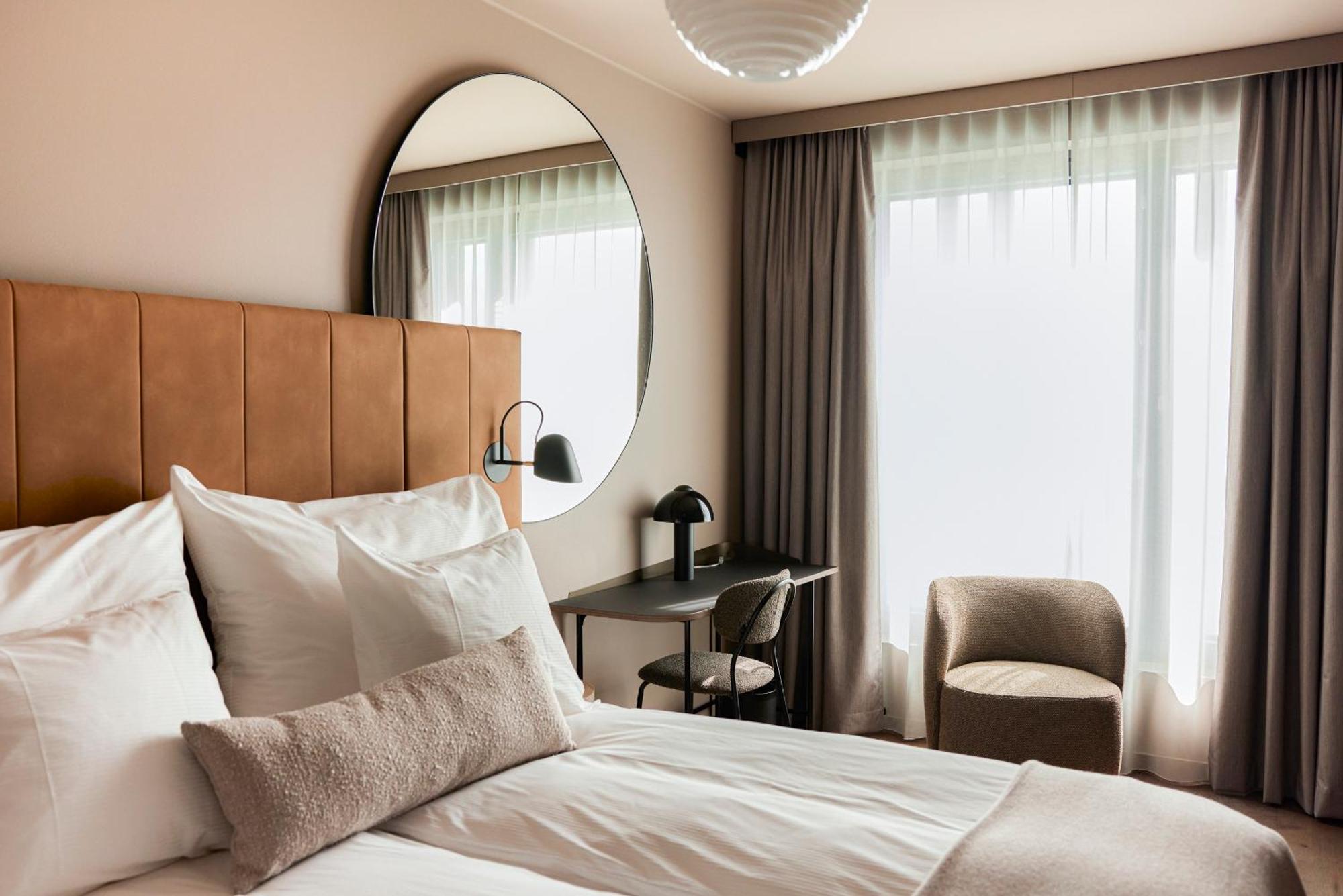 Clarion Hotel Helsinki Airport Vantaa Exterior photo